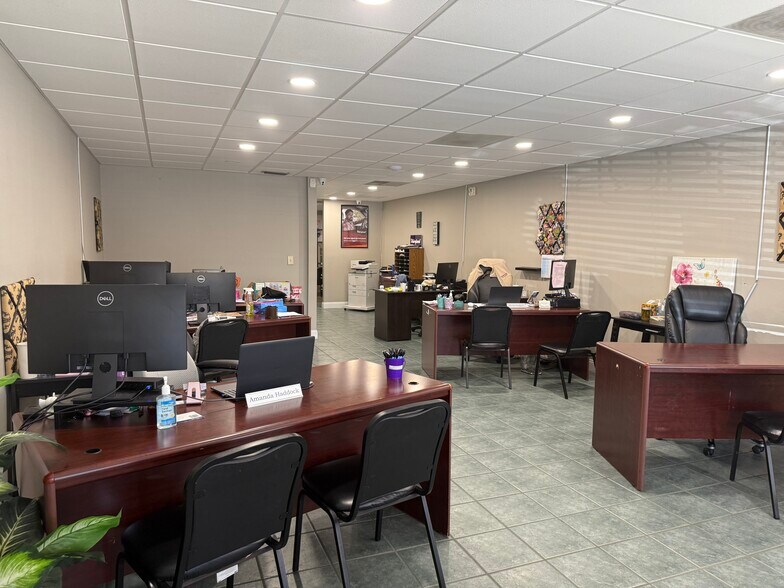 More Photos Of 2395 Tamiami Trl, Port Charlotte Storefront Retail Office For Lease