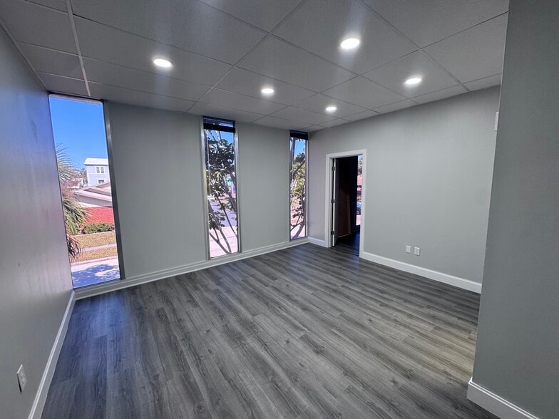 More Photos Of 2700 S Tamiami Trl, Sarasota Medical For Lease