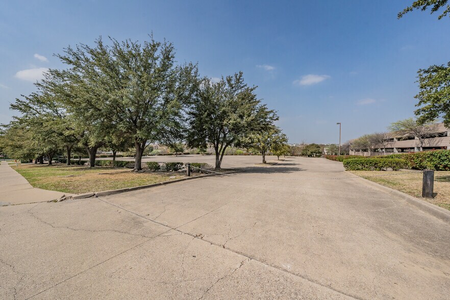 More Photos Of 1001 MacArthur Park, Irving Land For Sale