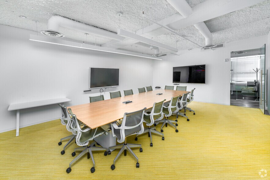 More Photos Of 1015 15th St NW, Washington Coworking Space