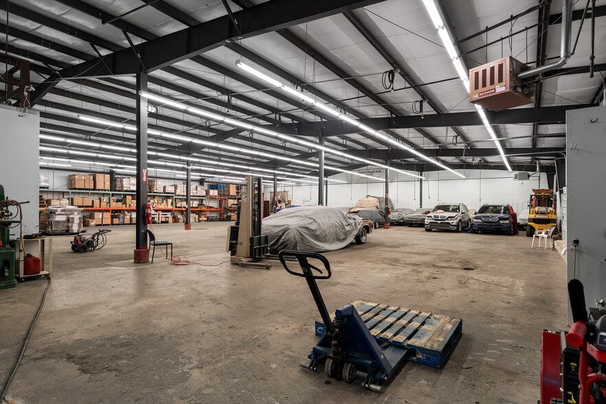 More Photos Of 1717 Mackenna Ave, Niagara Falls Warehouse For Sale