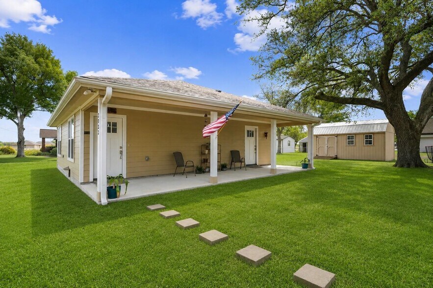 Primary Photo Of 3027 Poppy St, Needville Apartments For Sale