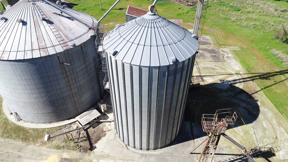 More Photos Of 201 Industrial Rd, Sylvania Light Distribution For Sale