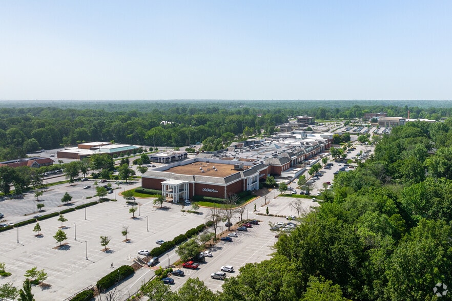 More Photos Of 97 Plaza Frontenac, Saint Louis Unknown For Lease