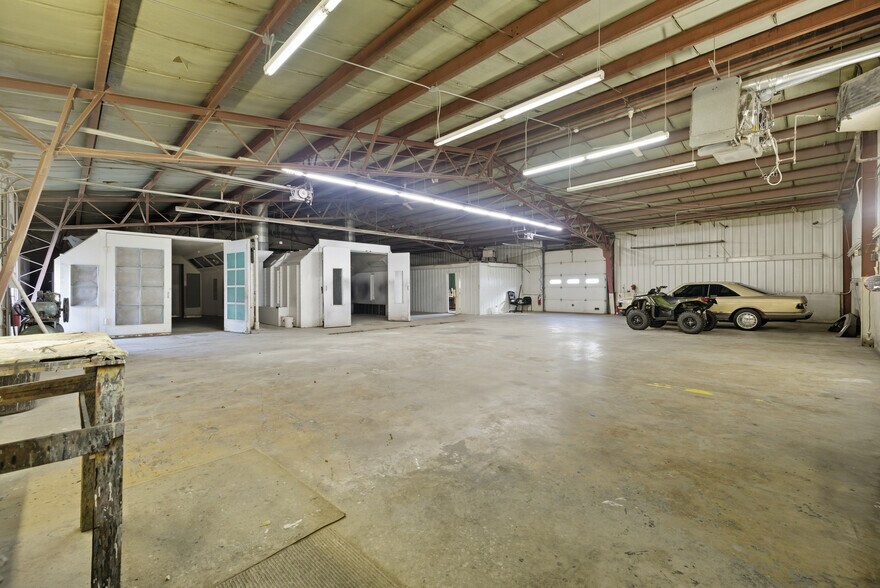 More Photos Of 801 W Grant Hwy, Marengo Freestanding For Lease