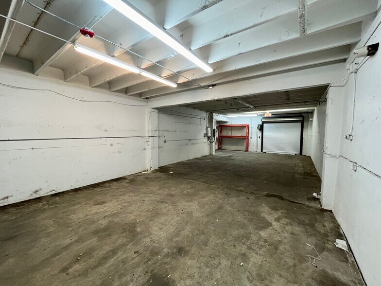 More Photos Of 2000 N Dixie Hwy, Hollywood Light Manufacturing For Lease