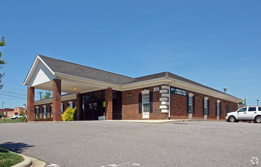 More Photos Of 357-359 Williamson Rd, Mooresville Medical For Sale