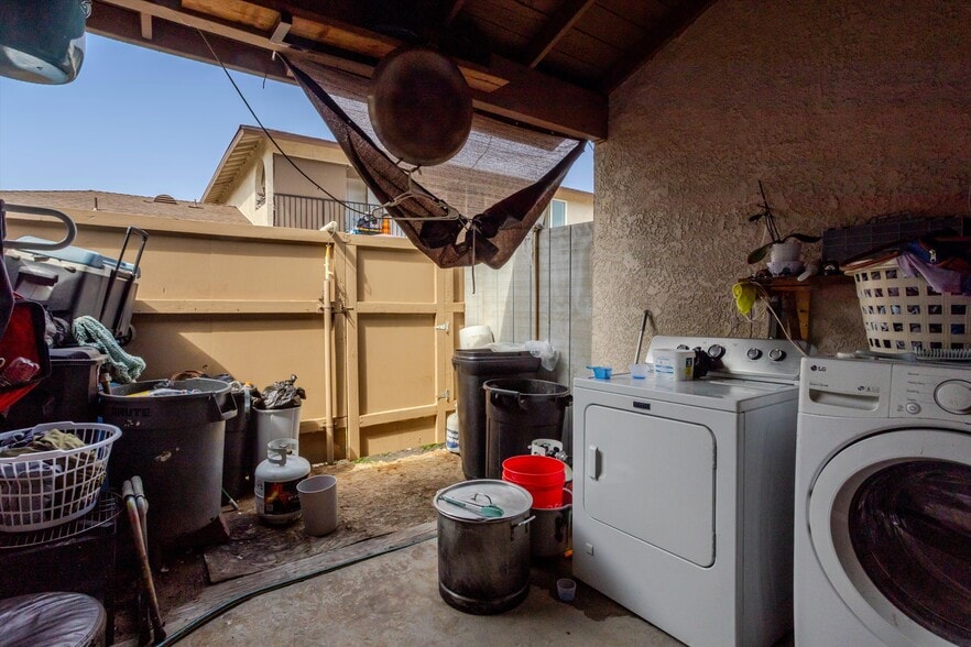 More Photos Of 1140 Oxford Dr, Redlands Apartments For Sale