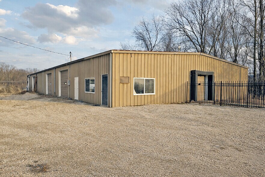 Primary Photo Of 900 S 45th St, Mount Vernon Flex For Lease