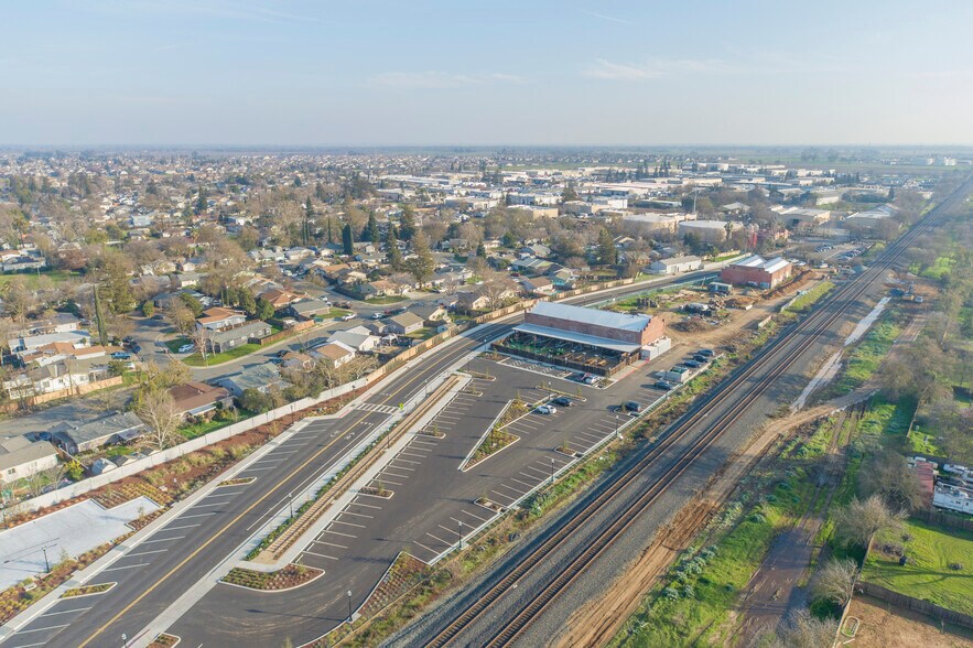 More Photos Of 9699 Railroad St, Elk Grove Restaurant For Lease