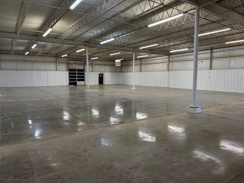 More Photos Of 609-621 E Bigelow Ave, Findlay Light Distribution For Lease