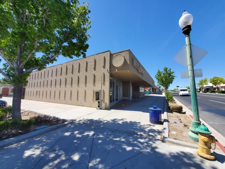 More Photos Of 15591-15595 7th St, Victorville General Retail For Sale