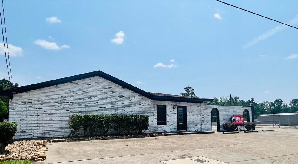 More Photos Of 1260 N Main St, Vidor Office For Sale
