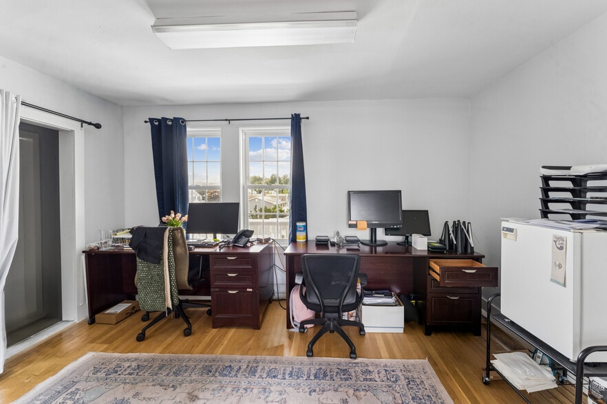 More Photos Of 62 Cove St, New Haven Specialty For Sale
