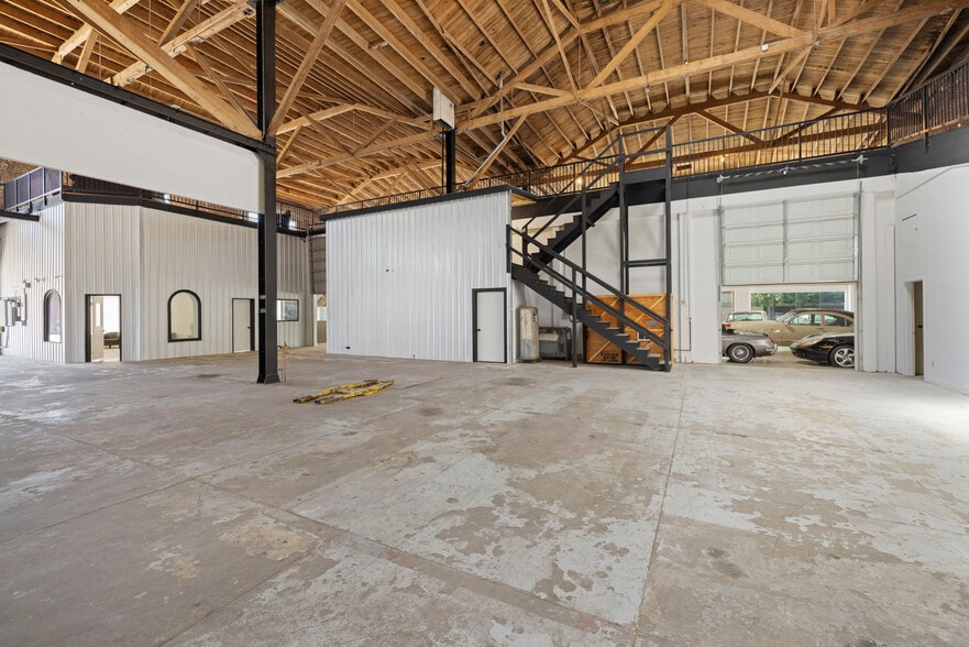 More Photos Of 600 N El Dorado St, Stockton Service For Sale