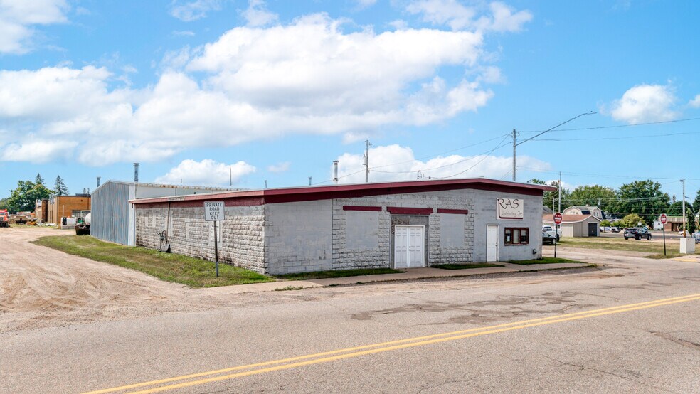 Primary Photo Of 101 W F St, Iron Mountain Specialty For Sale