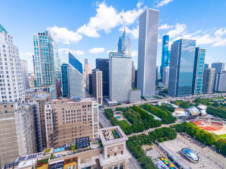More Photos Of 8 S Michigan Ave, Chicago Office For Lease