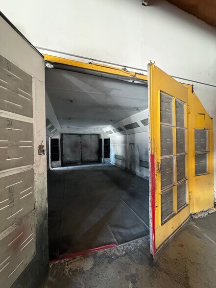 More Photos Of 11746 Washington Blvd, Whittier Auto Repair For Lease