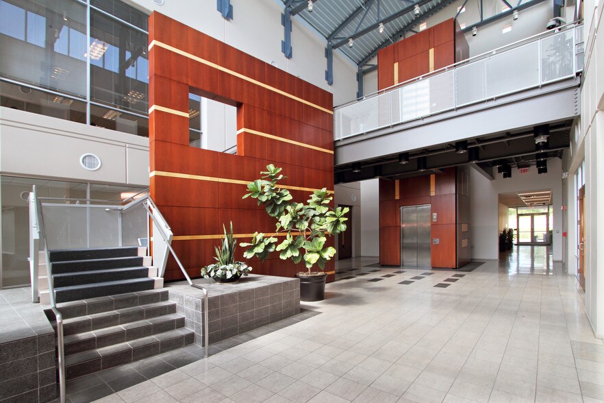 More Photos Of 7979 N Belt Line Rd, Irving Office For Lease