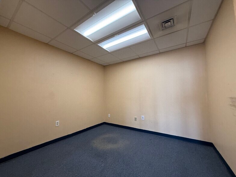 More Photos Of 89-91 Church St, East Hartford Light Manufacturing For Lease