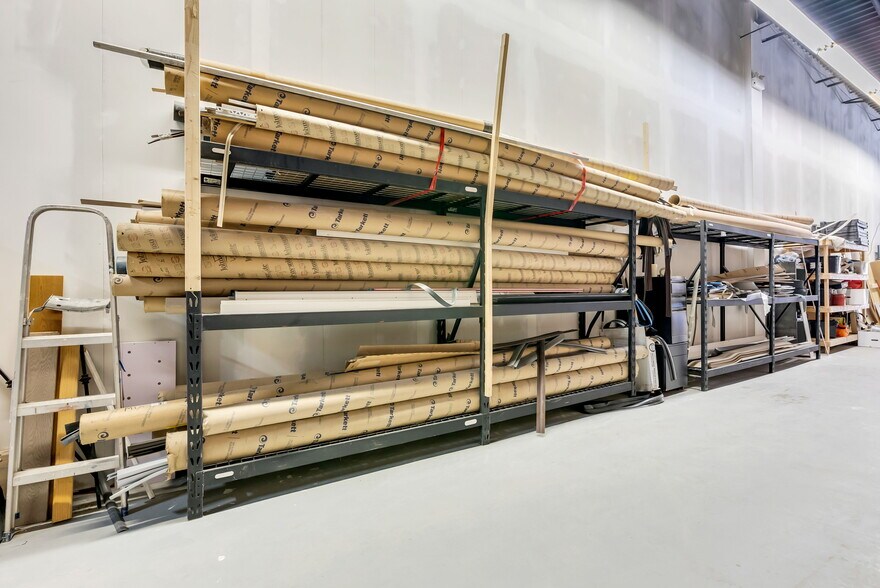 More Photos Of 120 Norfinch Dr, Toronto Manufacturing For Sale