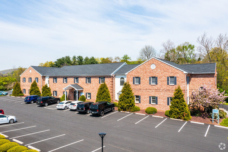 Primary Photo Of 5 Hearthstone Ct, Reading Office For Lease