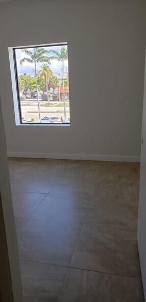 More Photos Of 3035 E Commercial Blvd, Fort Lauderdale Medical For Sale