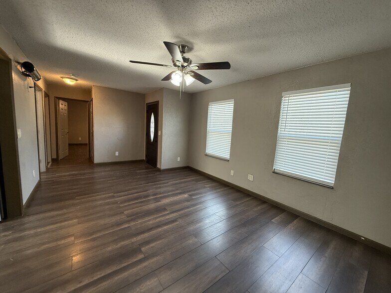 More Photos Of 1452 County Road 182, Gainesville Multifamily For Sale