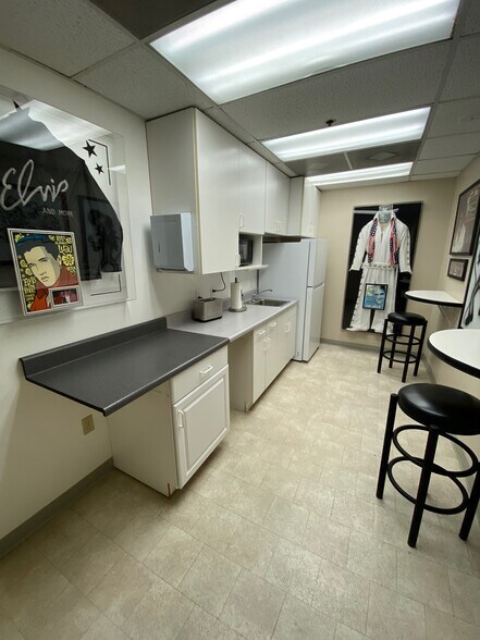 More Photos Of 300 S El Camino Real, San Clemente Storefront Retail Office For Lease