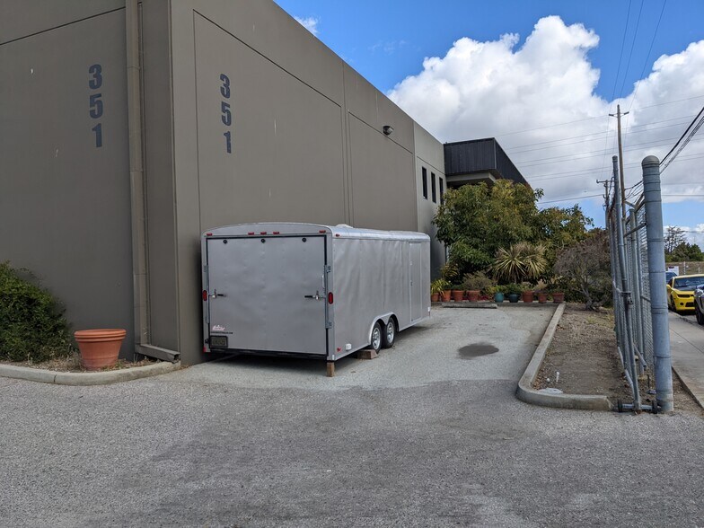 More Photos Of 351 Demeter St, East Palo Alto Warehouse For Lease
