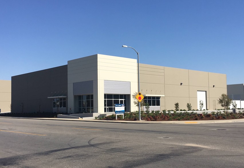 Primary Photo Of 7415 Meany Ave, Bakersfield Warehouse For Lease