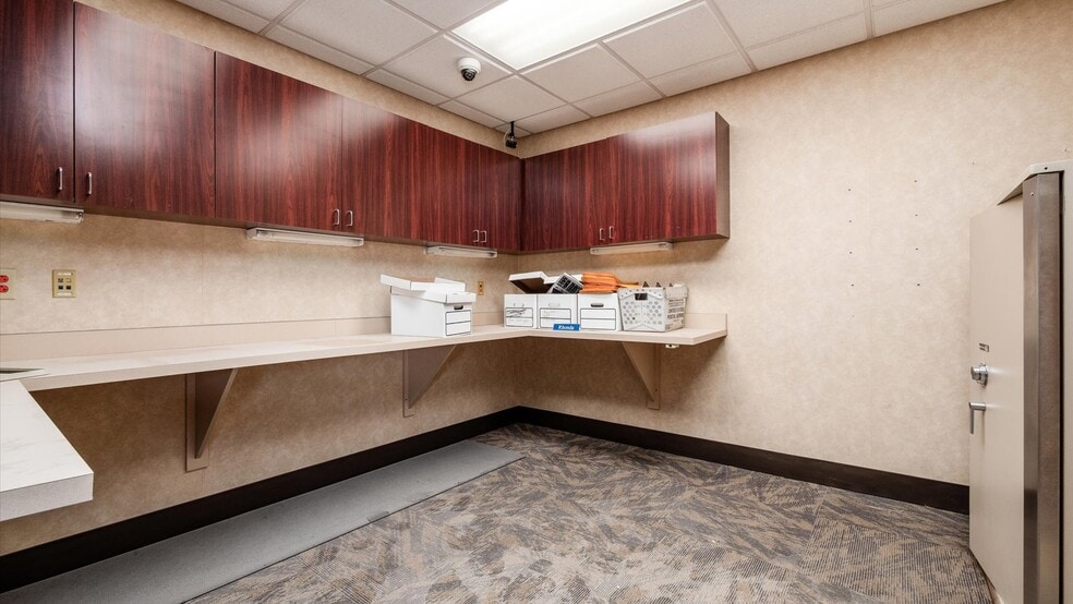 More Photos Of 220 E State St, Newcomerstown Bank For Sale