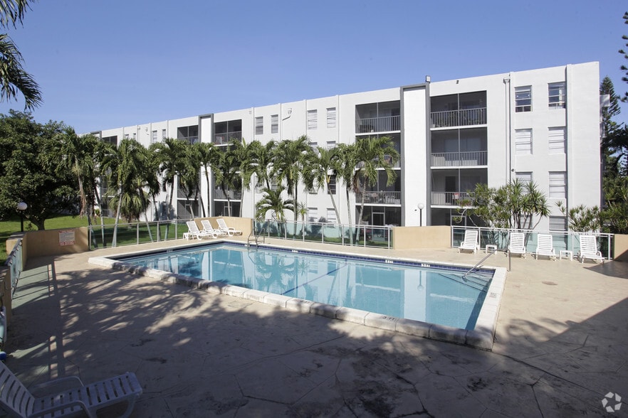 More Photos Of 8445 Springtree Dr, Sunrise Apartments For Sale