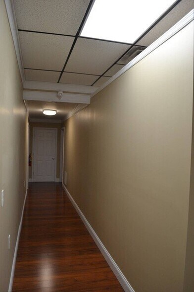 More Photos Of 29 Crestview Dr, Dunlap Loft Creative Space For Sale