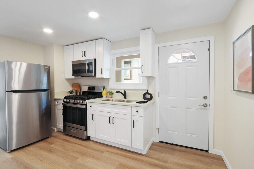 More Photos Of 528 Daisy Ave, Long Beach Apartments For Sale