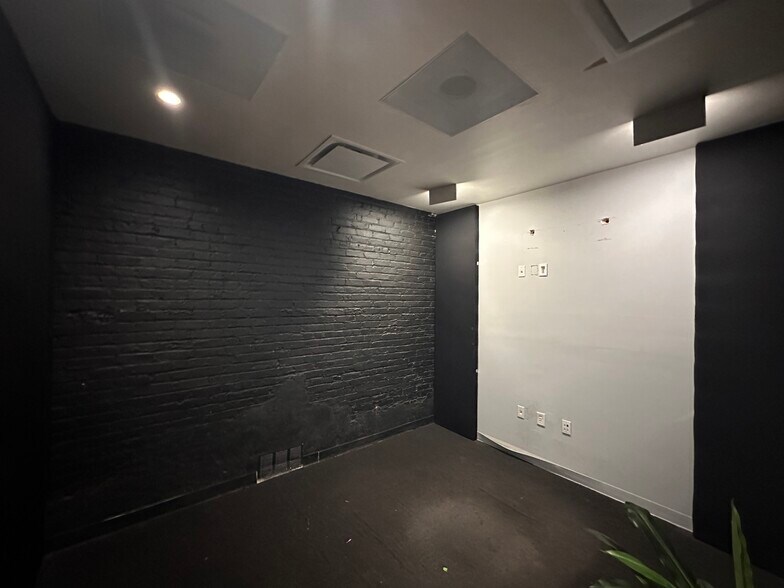 More Photos Of 1305 N Catalina St, Los Angeles Loft Creative Space For Lease