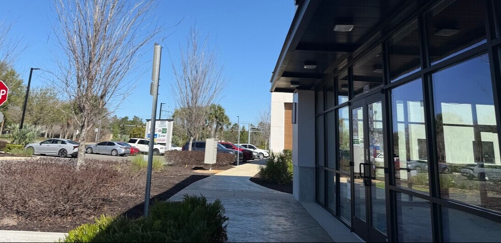 More Photos Of 5638 Circa Fishhawk blvd, Lithia General Retail For Lease