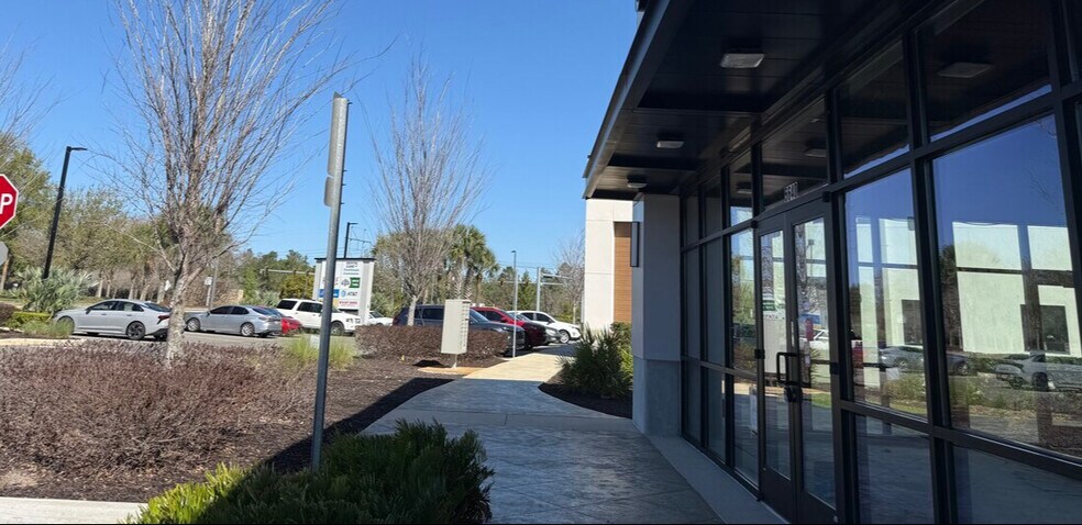 More Photos Of 5638 Circa Fishhawk blvd, Lithia General Retail For Lease