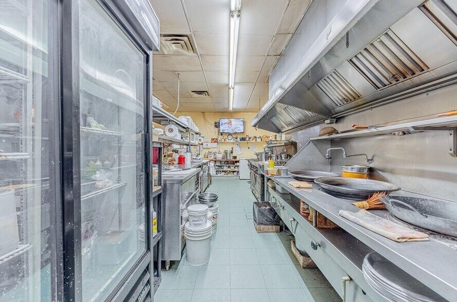 More Photos Of 34 Athabasca Av, Devon Storefront For Sale