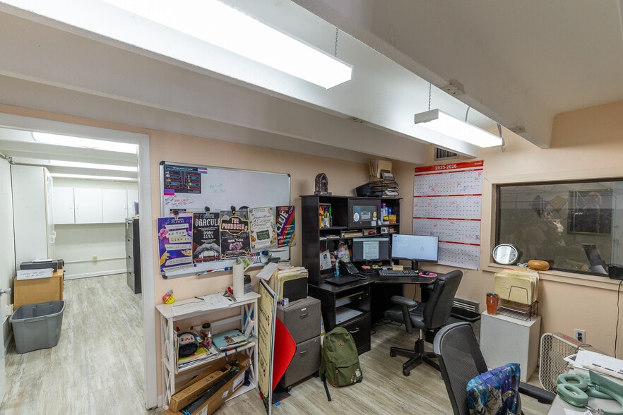 More Photos Of 2169 10th St, Sarasota Warehouse For Sale
