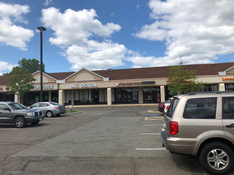 More Photos Of 533 S Broad St, Meriden Unknown For Lease