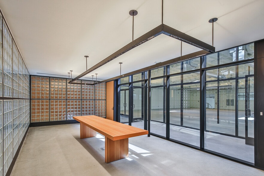 More Photos Of 301 S Flower St, Burbank Warehouse For Sale
