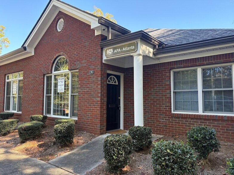 More Photos Of 701-704 Bombay Ln, Roswell Office For Lease