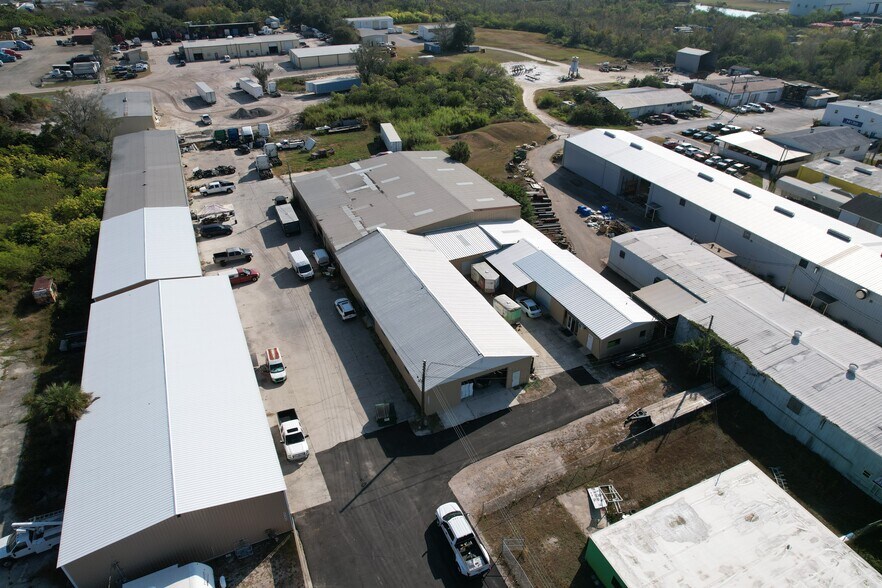 Primary Photo Of 1714 S Combee Rd, Lakeland Manufacturing For Sale