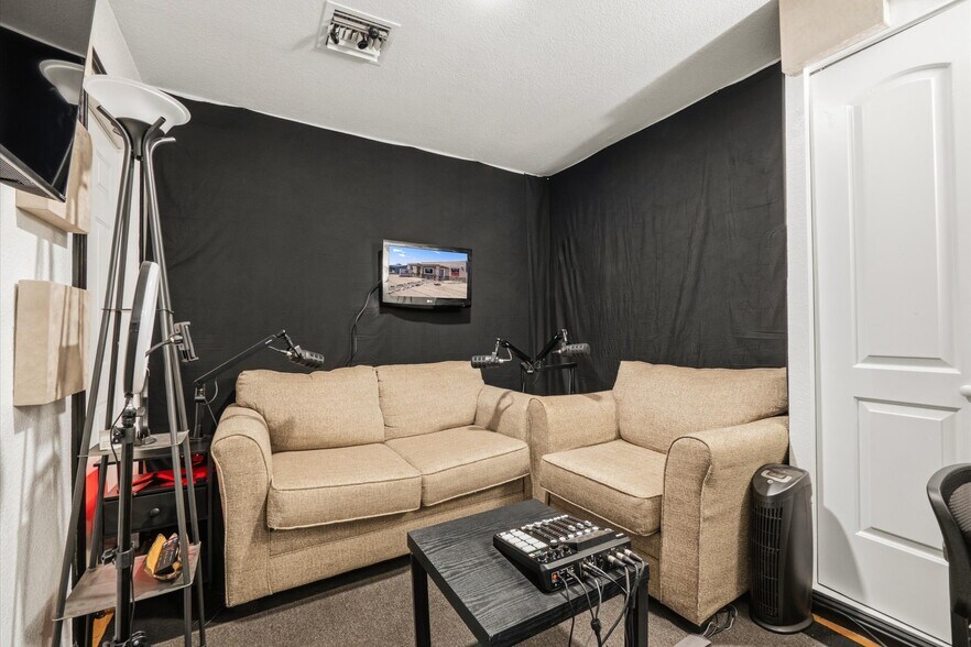 More Photos Of 2818 W Northern Ave, Phoenix Office For Sale