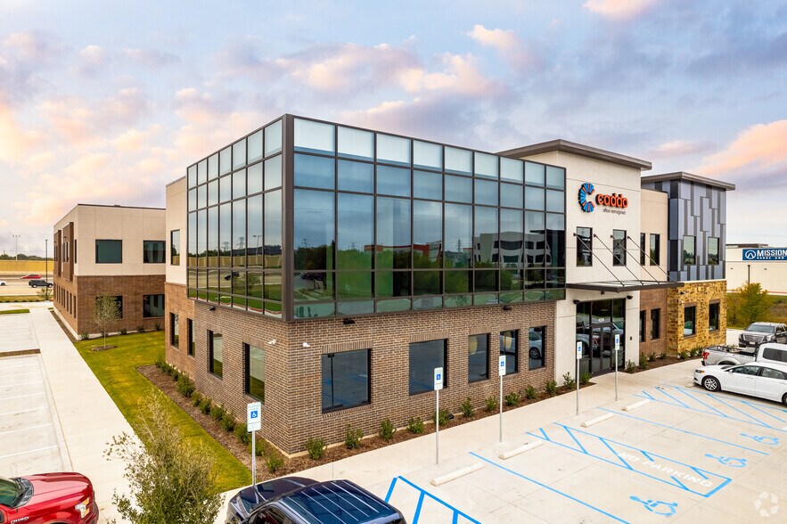 More Photos Of 4324 Mapleshade Ln, Plano Office For Lease