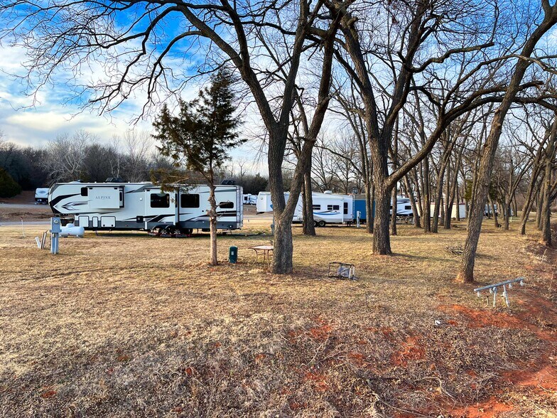 More Photos Of 571 S Main St, Luther Trailer Camper Park For Sale