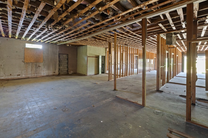 More Photos Of 1200 Central Ave, Atlanta Industrial For Sale