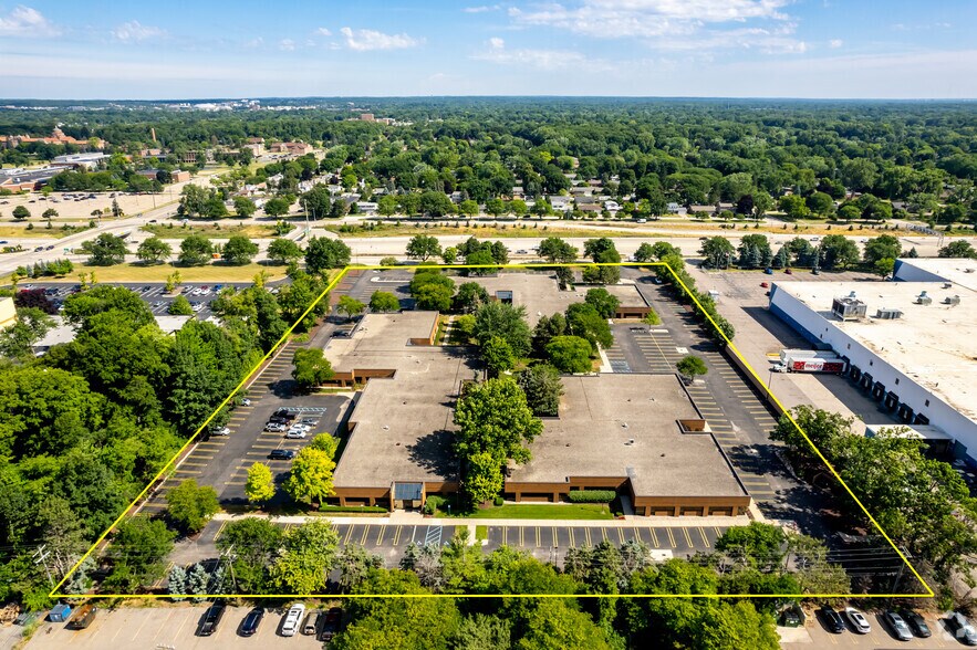 More Photos Of 36111-36119 Schoolcraft Rd, Livonia Medical For Lease