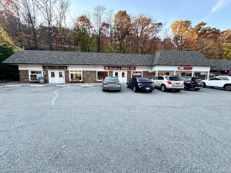 More Photos Of 136-154 Rifle Camp Rd, Woodland Park General Retail For Sale